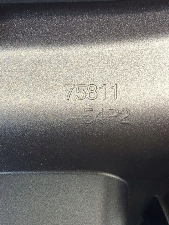 Suzuki Vitara keskikonsolin päällyste OEM FBZ17884 image 3