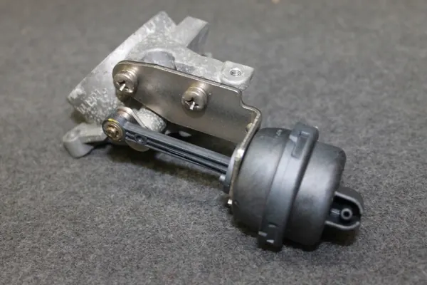 BMW N57D30C Zusatzdrosselklappe OEM 8506398 image 4