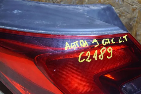 OPEL ASTRA J GTC VÄNSTER BAKLJUS image 4