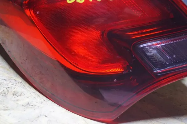 OPEL ASTRA J GTC VÄNSTER BAKLJUS image 6