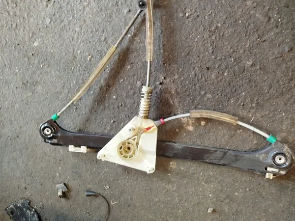 Elevador de vidro dianteiro direito Audi A3 8P 8P3837462 image 2