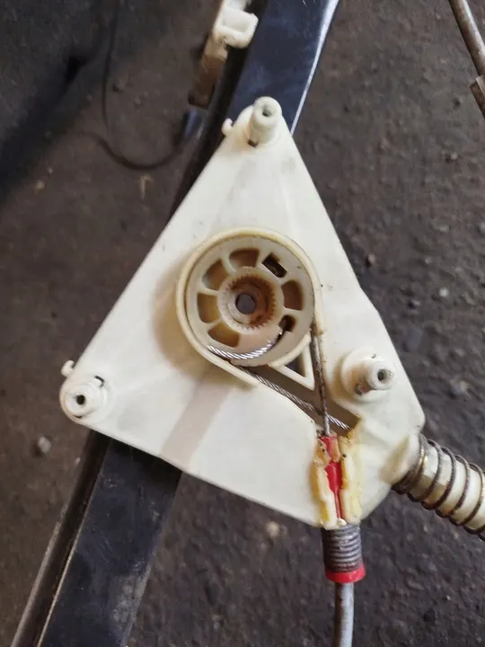 Elevador de vidro dianteiro direito Audi A3 8P 8P3837462 image 5