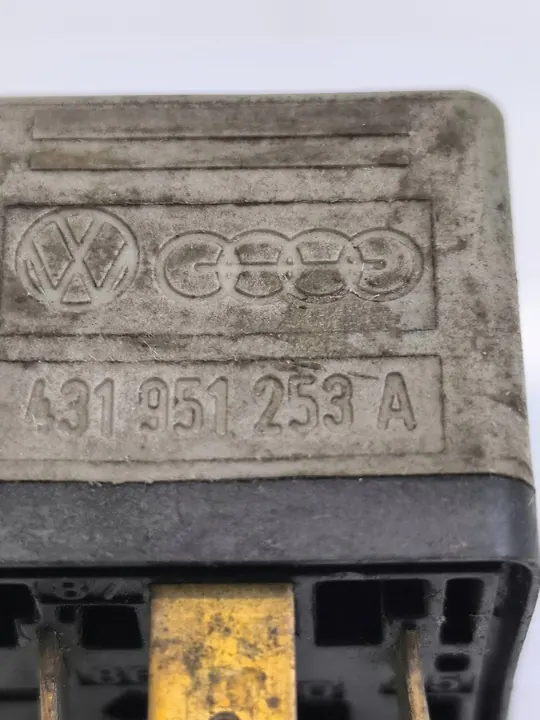 Audi A4 S4 B5 2000 Rela 431951253A image 3