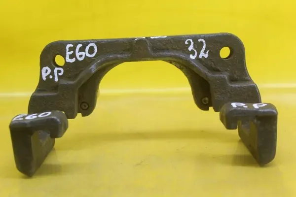 Yugo de sujeción delantero derecho OEM 4278 BMW E60 image 5