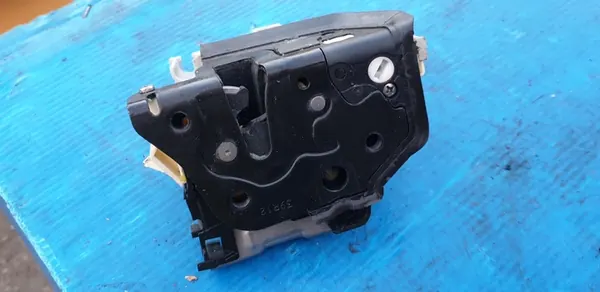 Audi A4 A3 Främre Höger Dörrlås 8X1837016 image 2