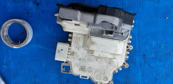 Audi A4 A3 Främre Höger Dörrlås 8X1837016 image 7