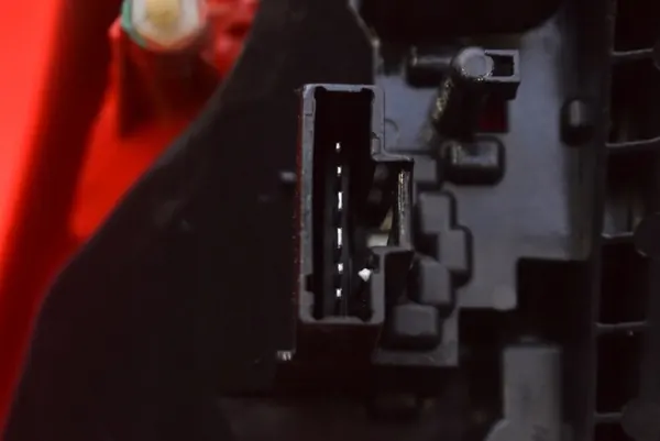 Lámpara Trasera Izquierda Renault Thalia 2008-2012 8200700046 image 8