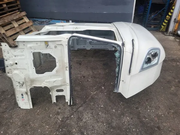 Cadre de quart de cabine DAF XF 106 20R - OEM Kabina Bok Ćwiartka Szkielet image 9