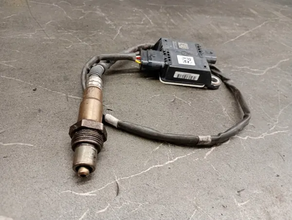 NOX-sensor VW Audi Q3 2.0 TDI 05L906261F image 4