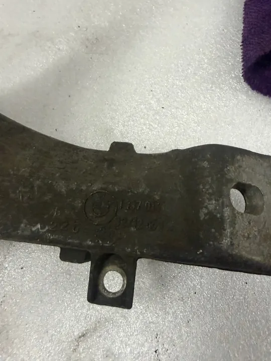 BMW 3 E36 Motorfäste Höger 11811137014 image 5