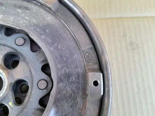 Volante de Dupla Massa BMW E90 E91 E92 E93 E81 E87 318i 320i image 3