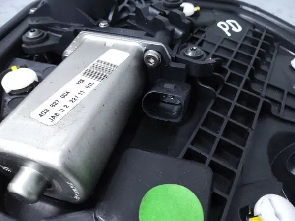 OEM 4G8837004 Türspannmotor vorne rechts image 6