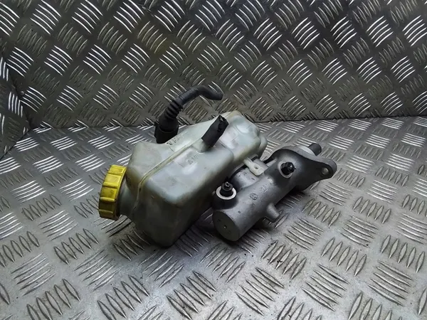 Cilindro de freno VW OEM 7H0611303 para 2.5L diésel image 2