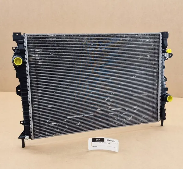 Radiateur d'eau Jaguar OE OEM 9LN&! GJ32-8005-CB image 2