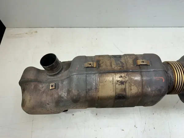 Porsche 911 997 Turbo S Pakoputken Vaimennin OEM 99711100772 image 10