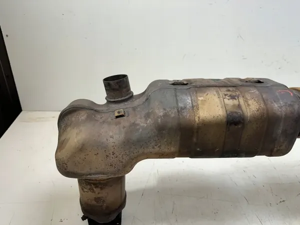 Porsche 911 997 Turbo S Pakoputken Vaimennin OEM 99711100772 image 3