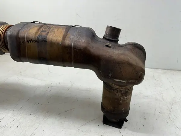 Porsche 911 997 Turbo S Pakoputken Vaimennin OEM 99711100772 image 7