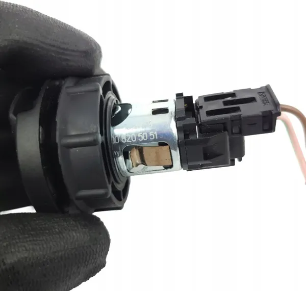 Enchufe encendedor 12V Mercedes W204 OEM A0008205051 image 5
