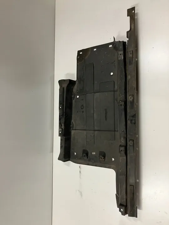 Höger underredsskydd Audi Q5 8R 8R0825208C image 6