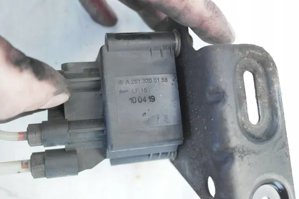 Mercedes-Benz Hinterachsluftfederung Kompressor OEM A2513200158 image 5