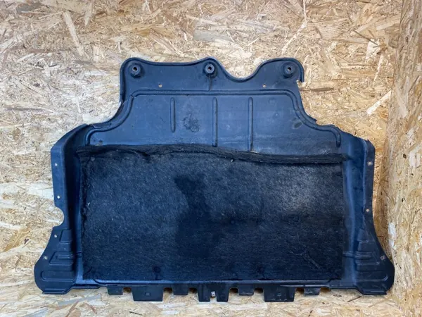 OEM 3Q0825236D Moottorisuojus - Käytetty kunto image 10