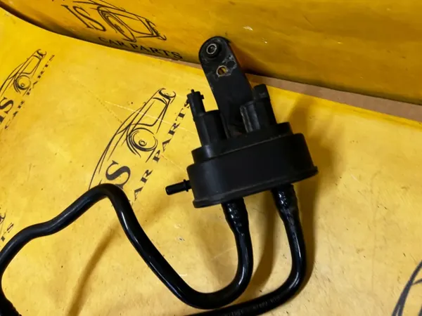 Válvula de Línea Combustible OEM 99620123101 Porsche 911 996 image 3