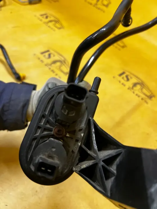 Válvula de Línea Combustible OEM 99620123101 Porsche 911 996 image 4