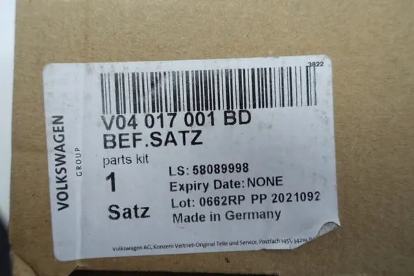Conjunto parafusos para-choques traseiro Audi A5 8W OEM V04017001BD image 3