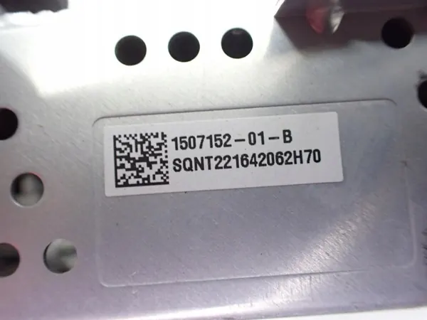 Tesla OEM 1507152-01-B Radiovahvistin Model Y:lle image 3