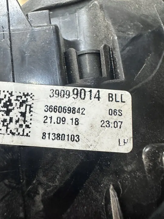 Lámpara Trasera Opel Astra K V HB 39099014 image 4