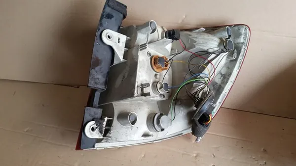 Luz trasera derecha Skoda Superb 3T 2013-2015 OE image 4