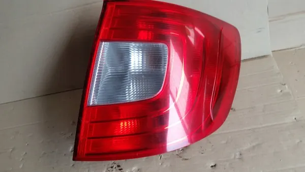 Luz trasera derecha Skoda Superb 3T 2013-2015 OE image 9