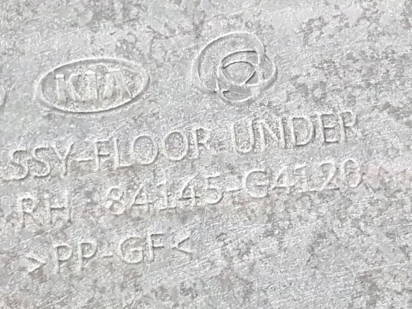 Hyundai i30 2023 Seiten-Unterbodenschutz OEM 84145G4120 image 3