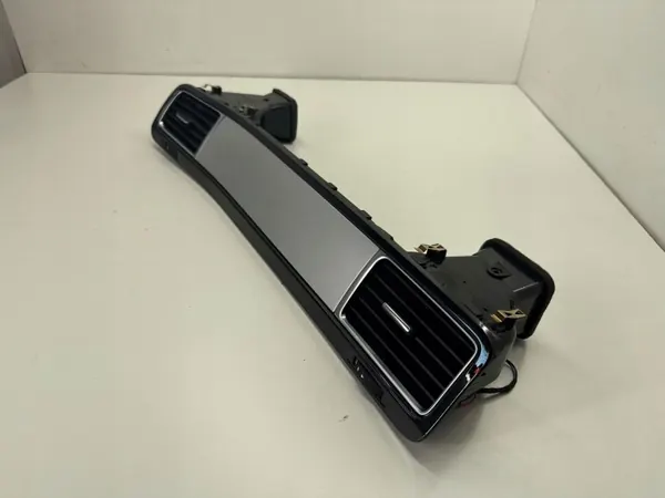 Kofferbakhendel OEM 7P1857226A voor VW Touareg II image 4