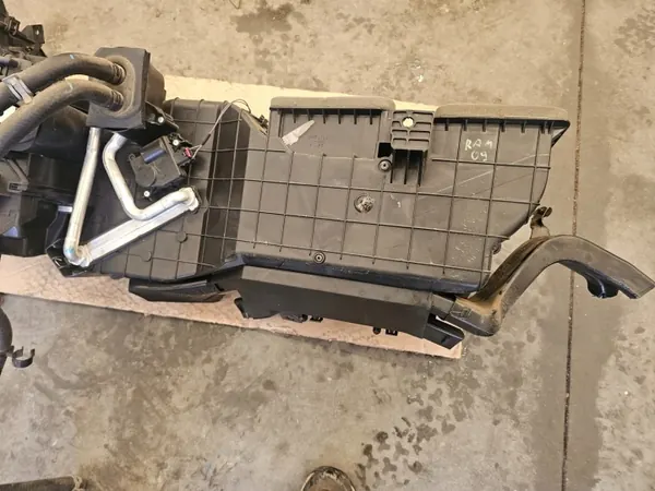 Dodge RAM 09-18 Verwarmingsventilator OEM 57008869AB image 3