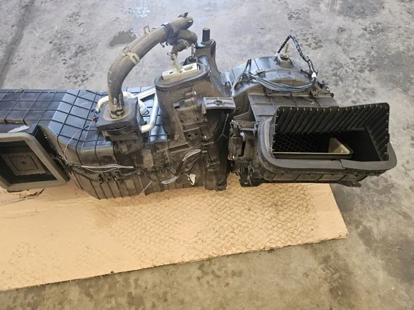 Dodge RAM 09-18 Verwarmingsventilator OEM 57008869AB image 6