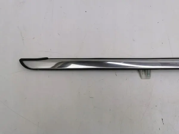 Chrysler Voyager 2008 Sidorutslist OEM AMD126491 image 3