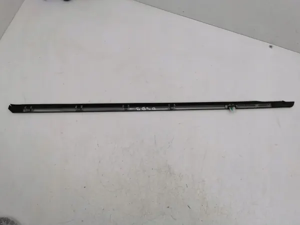 Chrysler Voyager 2008 Sidorutslist OEM AMD126491 image 7