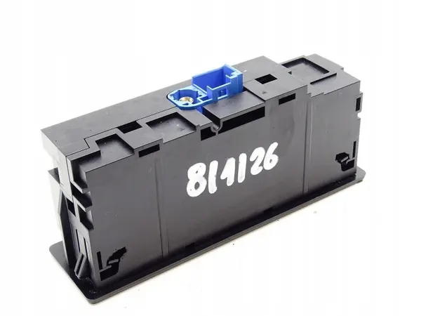 Mercedes USB-uttag OEM A2058200126 för C-klass W205 image 4