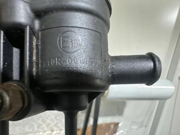 Injector GPL MED 110R-000057 - Peça Usada image 4