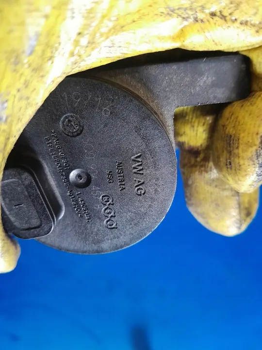 VATTENPUMP VW GOLF VII 7 LIFT 5Q0906457B image 2