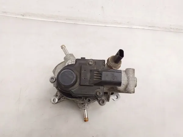 Audi A8 S8 D4 4H Osa 057131224J image 4