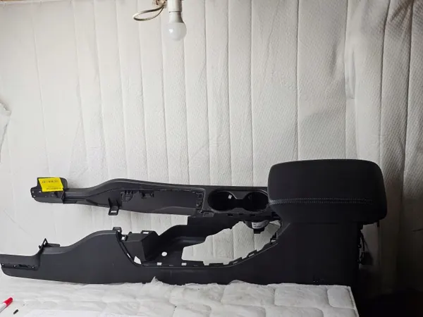 OEM EB3B-F048196-AAW Middenconsole Armsteun Ford Ranger IV image 2