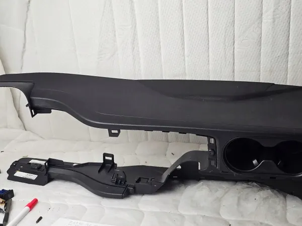 OEM EB3B-F048196-AAW Middenconsole Armsteun Ford Ranger IV image 6