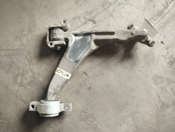 Volvo Framhöger Styrarm OEM 32246810 image 2