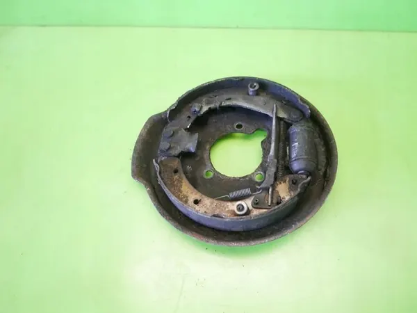 Plaque de support de frein arrière droite Citroen Xsara Picasso I image 2