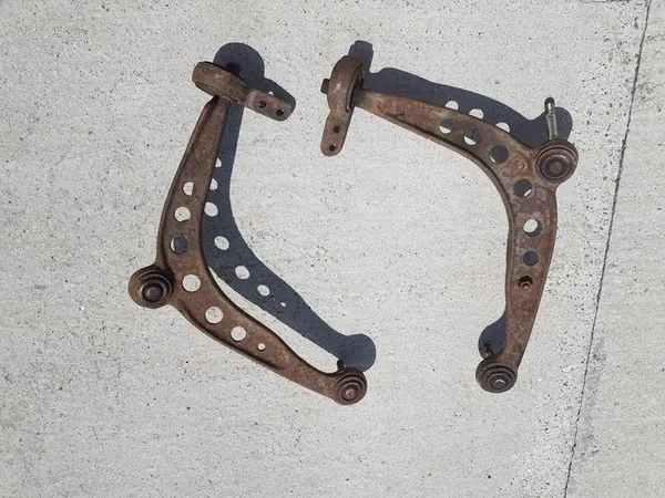 Ensemble de bras de contrôle avant avec silentblocs Drift BMW E30 image 1