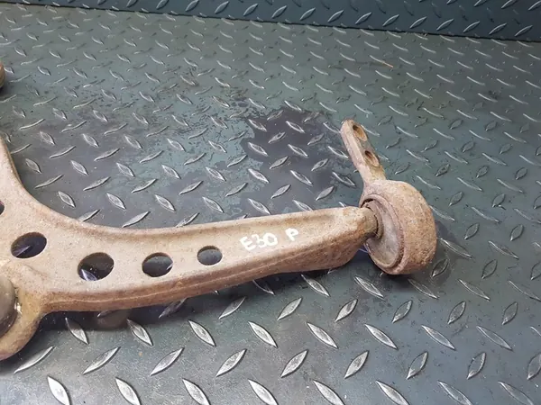 Ensemble de bras de contrôle avant avec silentblocs Drift BMW E30 image 7