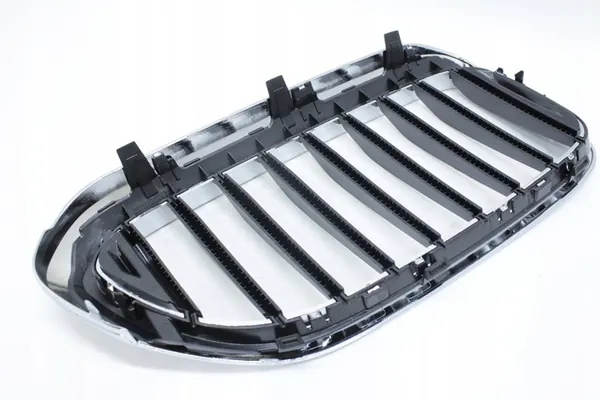 Left Chrome Grille BMW G30 G31 image 2