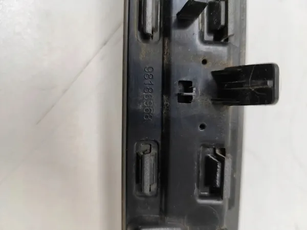 OEM 98186968 Oikea Kiskonpeite Citroen Berlingolle image 8